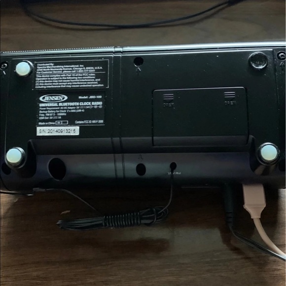 Jensen universal bluetooth clock radio - Picture 6 of 7